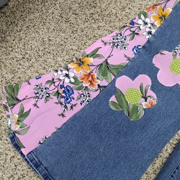 3902 Size 14 Diane Gilman Blue Denim Bell Bottom Jeans with Pink Floral Insets - Picture 3 of 5